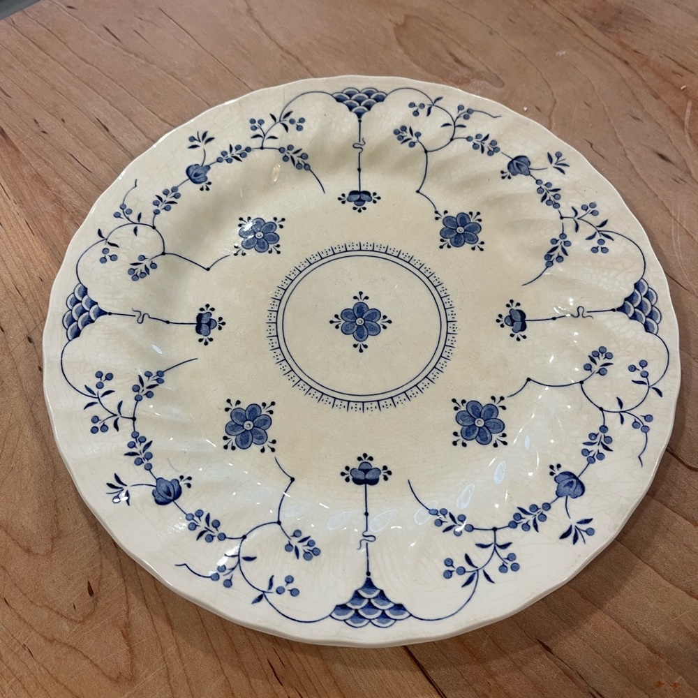 Finlandia Plate 1982 England